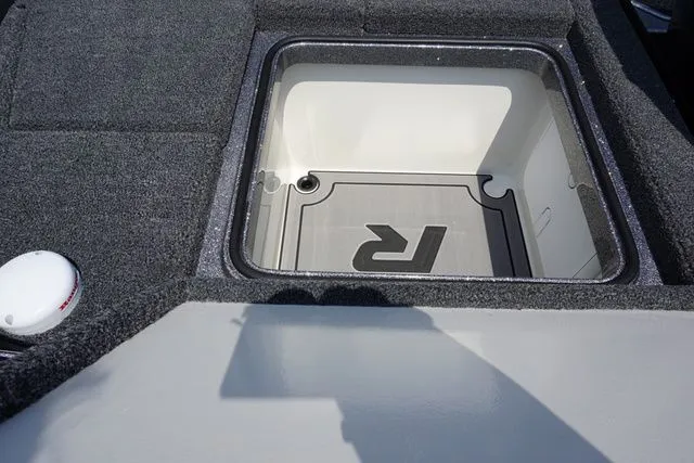 Slide: The Image of Ranger Z521R, Includes Trailer 2024 - 25