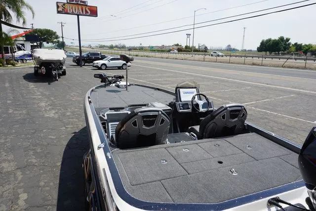 Slide: The Image of Ranger Z521R, Includes Trailer 2024 - 30