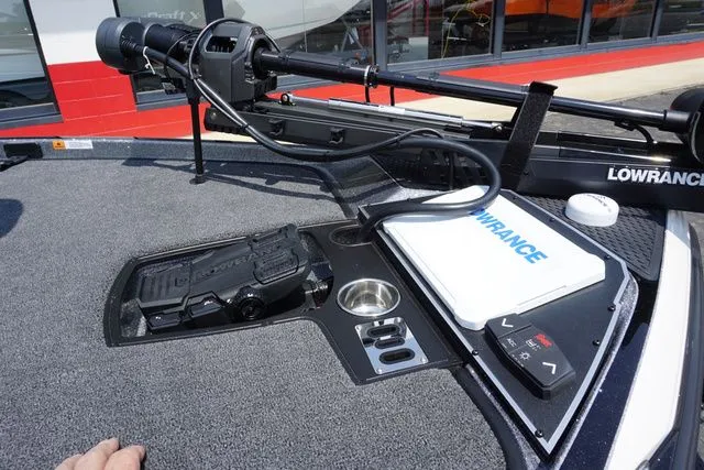 Slide: The Image of Ranger Z521R, Includes Trailer 2024 - 6