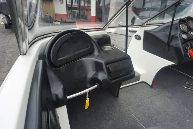 Slide: The Image of Stratos 200 FS 2005 - 6