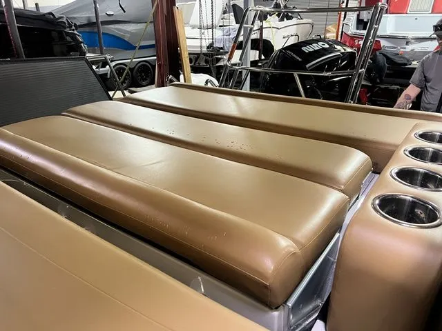 Slide: The Image of Crest Caribbean LX 250 SLS - Includes Trailer 2024 - 7