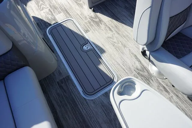 Slide: The Image of Ranger 223FC 2025 - 10