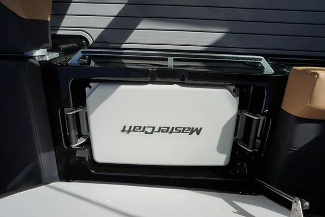 Slide: The Image of MasterCraft XT23 - 6K Rebate Eligible 2025 - 41