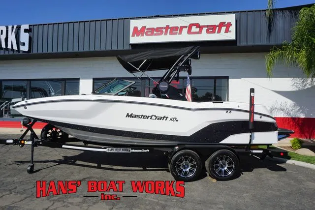 The Image of MasterCraft NXT22 - ICON PACKAGE - 3K Rebate Eligible 2025 - 1