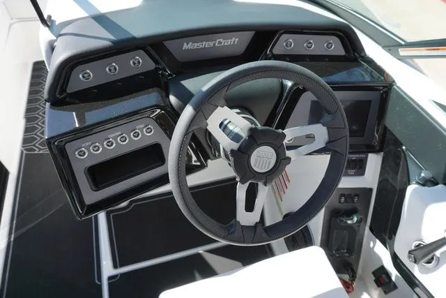 Slide: The Image of MasterCraft NXT22 - ICON PACKAGE - 3K Rebate Eligible 2025 - 10