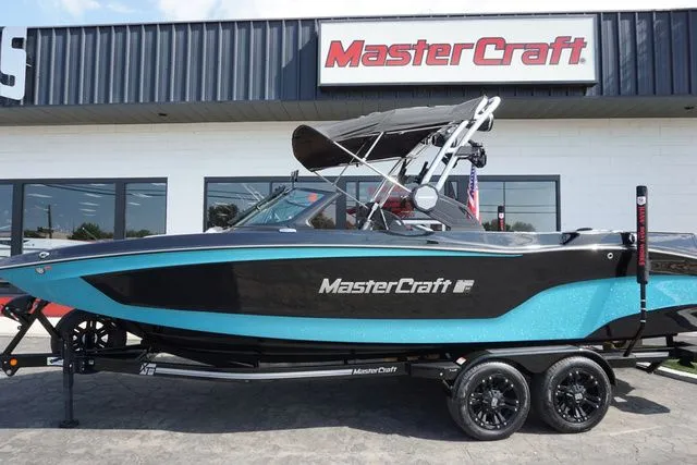 Slide: The Image of MasterCraft XT24 - Closeout 2024 - 13
