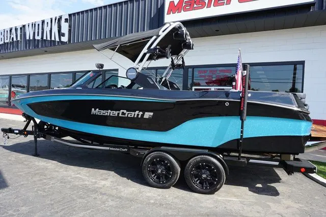Slide: The Image of MasterCraft XT24 - Closeout 2024 - 14