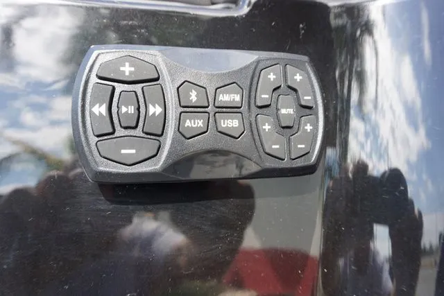 Slide: The Image of MasterCraft XT24 - Closeout 2024 - 18