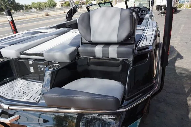 Slide: The Image of MasterCraft XT24 - Closeout 2024 - 19