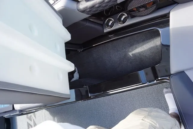 Slide: The Image of MasterCraft XT24 - Closeout 2024 - 37