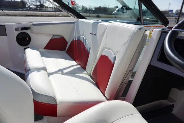 Slide: The Image of MasterCraft ProStar 2023 - 12