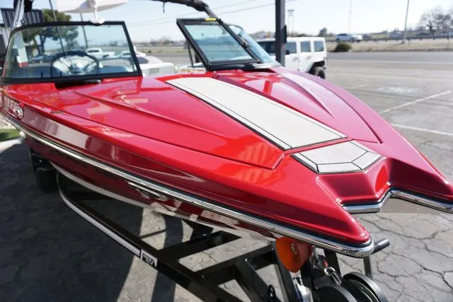 Slide: The Image of MasterCraft ProStar 2023 - 14