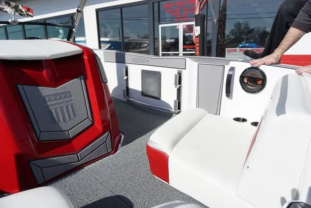 Slide: The Image of MasterCraft ProStar 2023 - 17