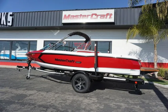 Slide: The Image of MasterCraft ProStar 2023 - 4