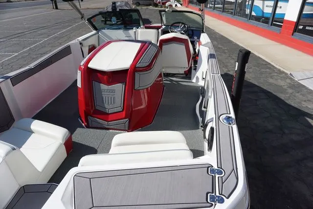 Slide: The Image of MasterCraft ProStar 2023 - 9