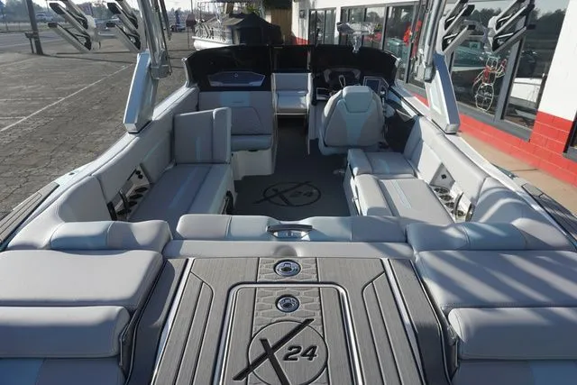 Slide: The Image of MasterCraft X24 2022 - 16