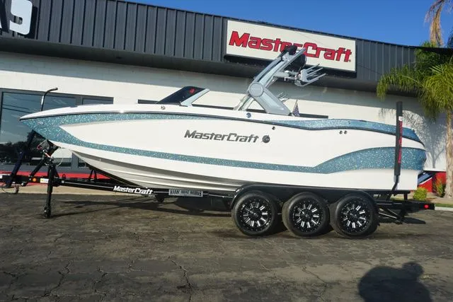 Slide: The Image of MasterCraft X24 2022 - 2