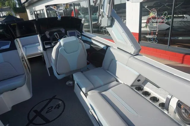 Slide: The Image of MasterCraft X24 2022 - 20