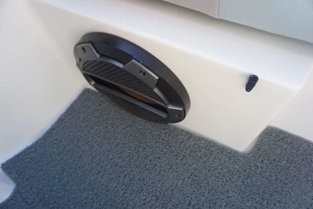 Slide: The Image of MasterCraft X24 2022 - 21