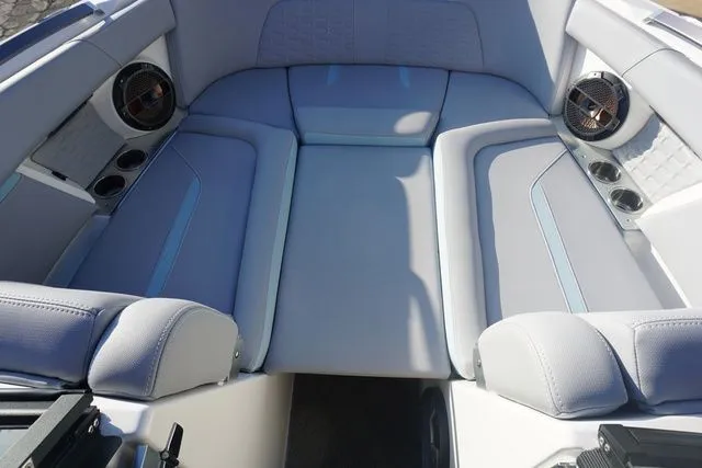 Slide: The Image of MasterCraft X24 2022 - 24