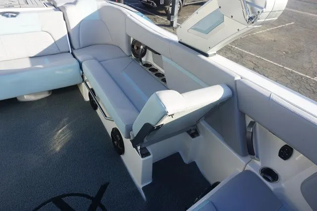 Slide: The Image of MasterCraft X24 2022 - 28