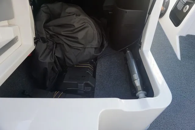 Slide: The Image of MasterCraft X24 2022 - 38