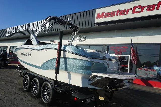 Slide: The Image of MasterCraft X24 2022 - 7
