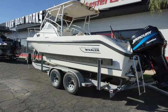 Slide: The Image of Boston Whaler 23 Conquest 2000 - 3