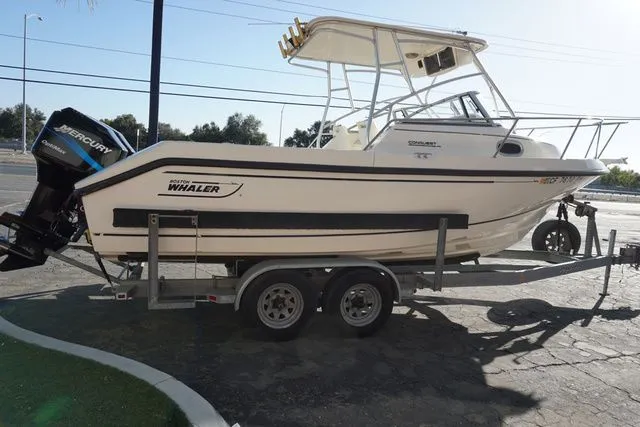Slide: The Image of Boston Whaler 23 Conquest 2000 - 7