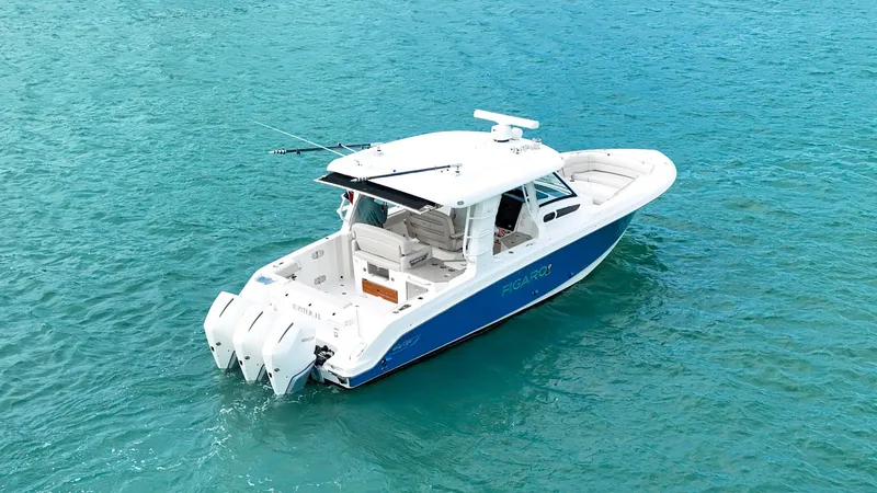 Slide: The Image of Boston Whaler 350 Realm 2023 - 0