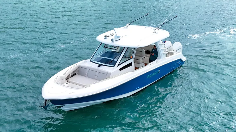 Slide: The Image of Boston Whaler 350 Realm 2023 - 1