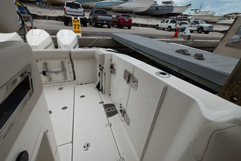 Slide: The Image of Boston Whaler 350 Realm 2023 - 19