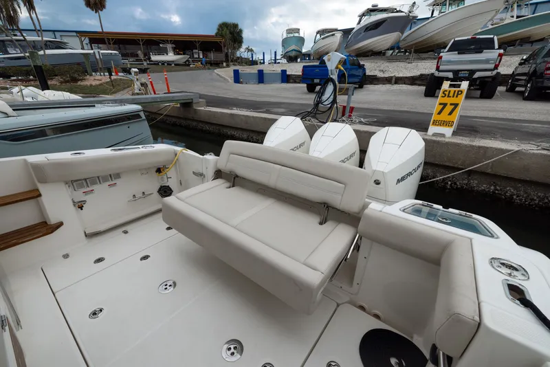 Slide: The Image of Boston Whaler 350 Realm 2023 - 27