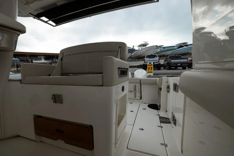 Slide: The Image of Boston Whaler 350 Realm 2023 - 32