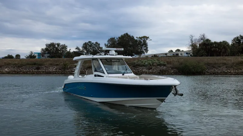 Slide: The Image of Boston Whaler 350 Realm 2023 - 4