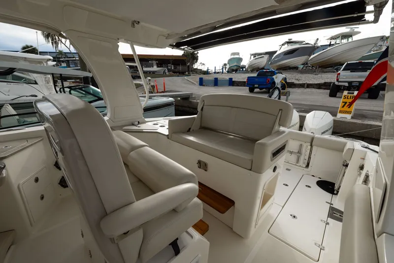 Slide: The Image of Boston Whaler 350 Realm 2023 - 47
