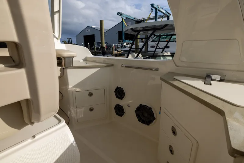 Slide: The Image of Boston Whaler 350 Realm 2023 - 59