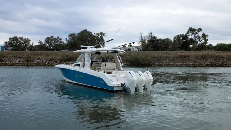 Slide: The Image of Boston Whaler 350 Realm 2023 - 9
