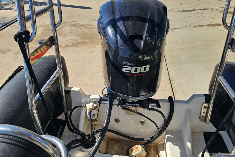 Slide: The Image of Ribcraft 6.5 (2007) with Yamaha 200 engine, featuring Seastar hydraulic steering. - 16