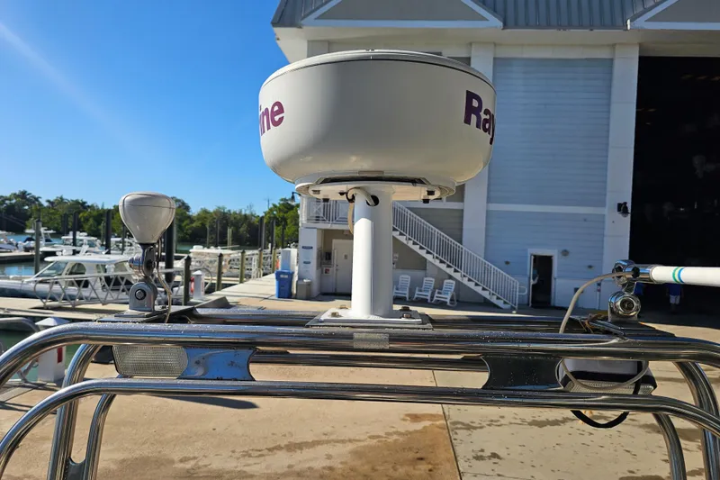 Slide: The Image of Ribcraft 6.5 (2007) radar and light setup at marina dock. - 17