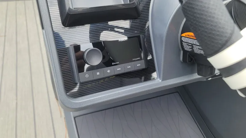 Slide: The Image of Manitou EXPLORE 22 MAX SWITCHBACK 2025 - 15