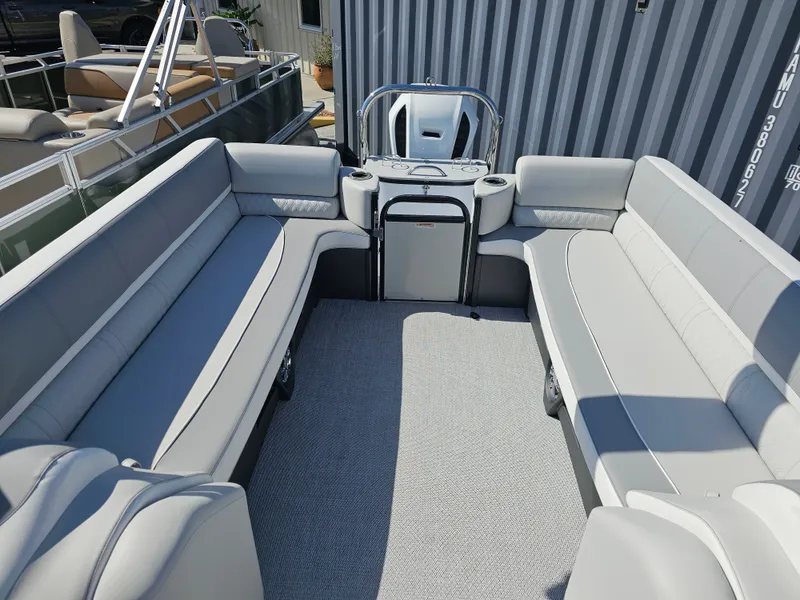Slide: The Image of Interior of Avalon Catalina 2585 Quad Lounger 2026 pontoon boat. - 18