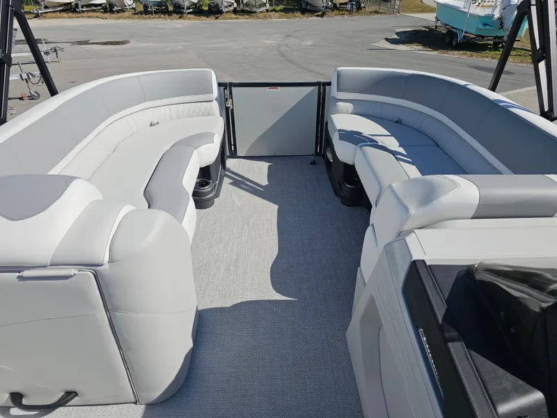 Slide: The Image of Interior of Avalon Catalina 2585 Quad Lounger 2026 pontoon boat. - 27