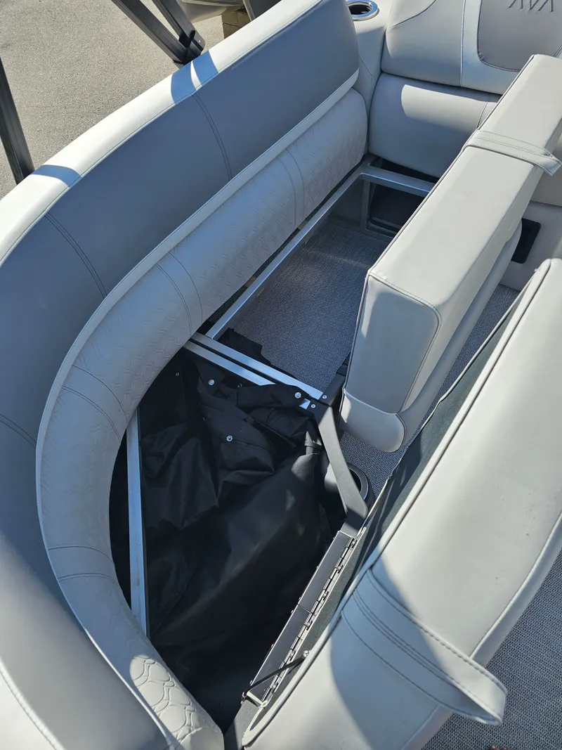 Slide: The Image of Interior view of Avalon Catalina 2585 Quad Lounger 2026 pontoon. - 40