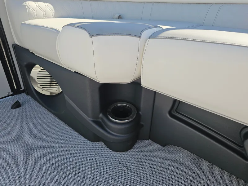 Slide: The Image of Luxurious seating in Avalon Catalina 2585 Quad Lounger Pontoon 2026. - 42