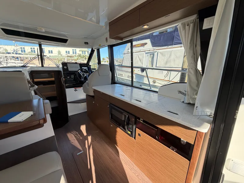 Slide: The Image of Jeanneau NC 1095 Fly 2023 - 5