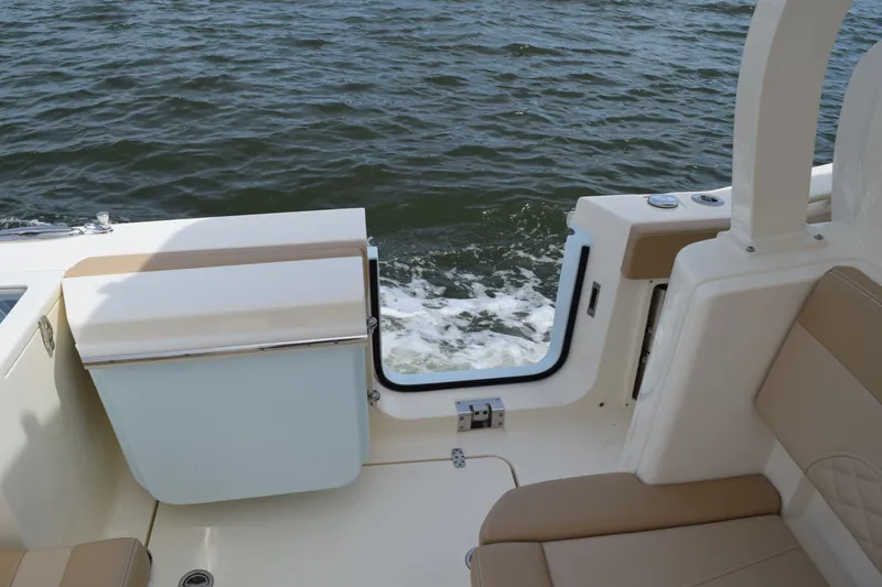 Slide: The Image of Scout 330 LXF 2026 - 15