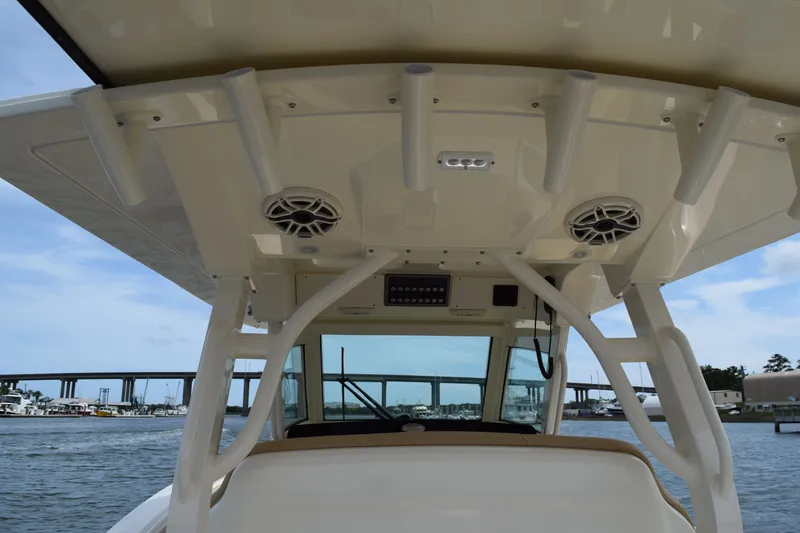 Slide: The Image of Scout 330 LXF 2026 - 21