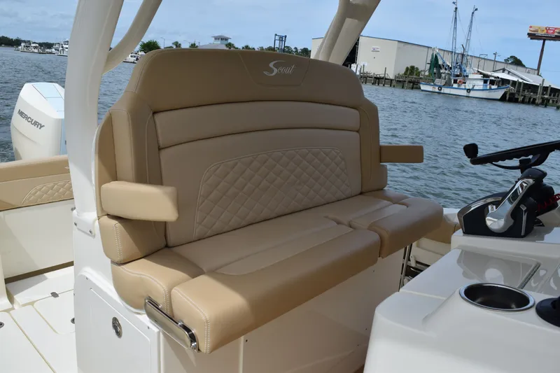 Slide: The Image of Scout 330 LXF 2026 - 24
