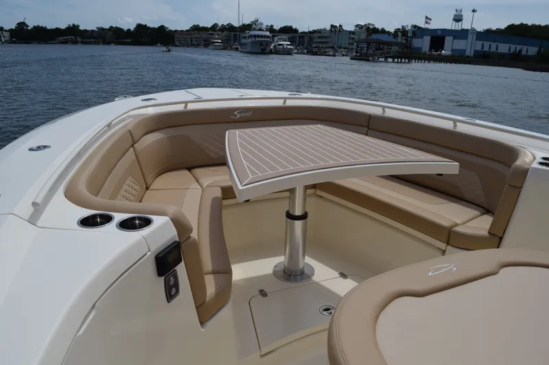 Slide: The Image of Scout 330 LXF 2026 - 36